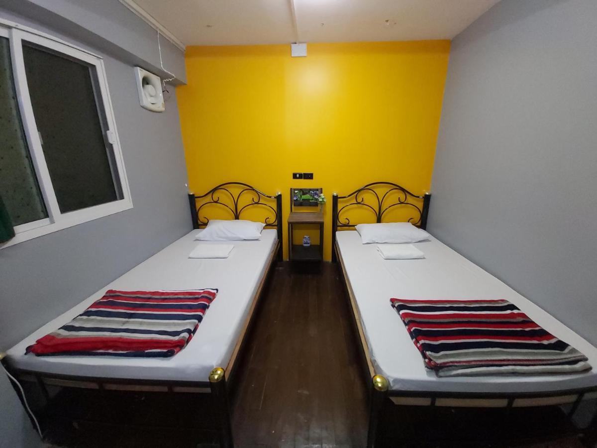 Yellow Flower Hostel Čiang Rai Pokoj fotografie